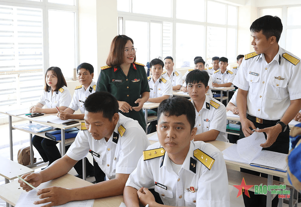 Học ngoại ngữ để hiểu sâu trang bị kỹ thuật