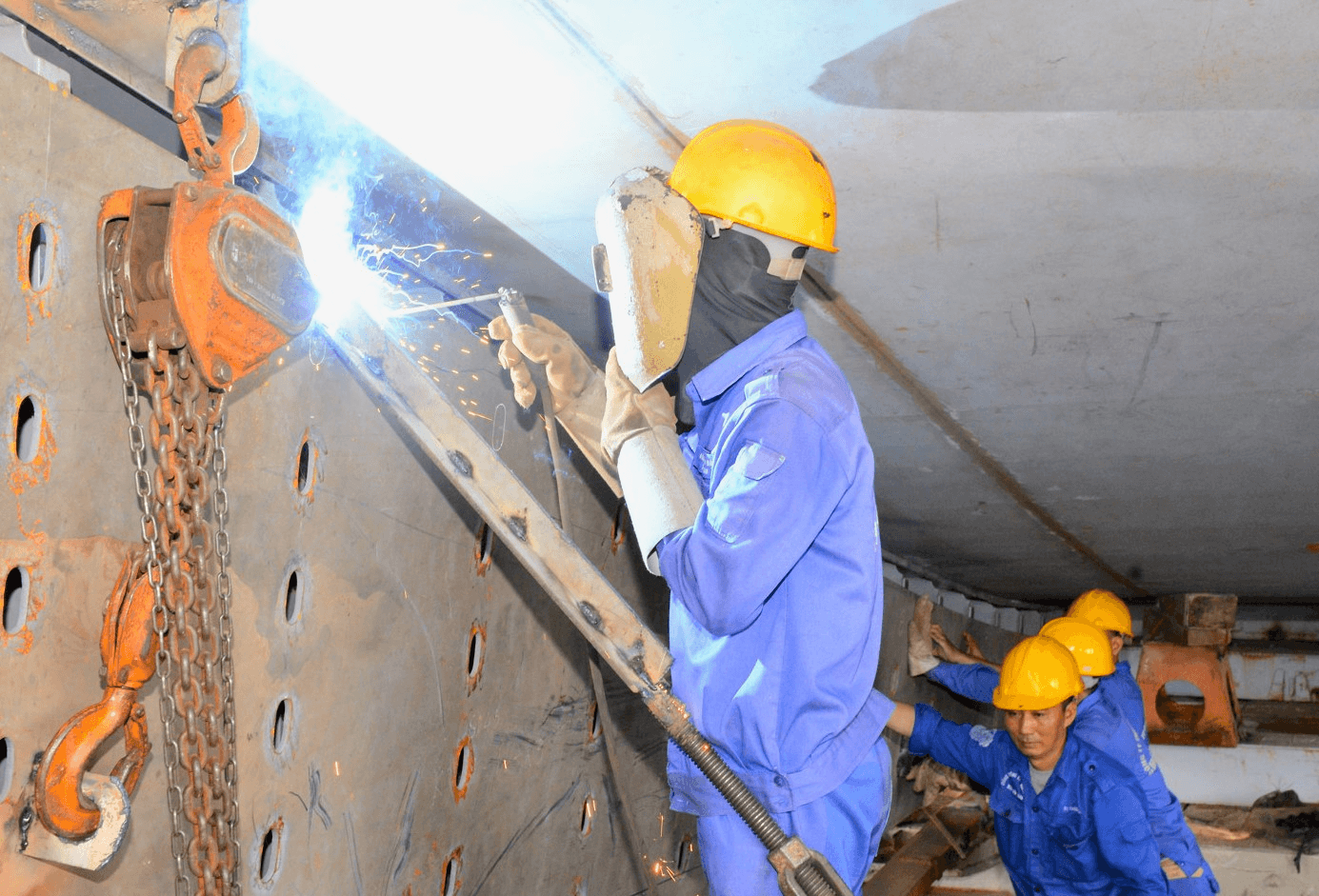 Cần chính sách đặc thù cho doanh nghiệp công nghiệp quốc phòng, an ninh, động viên công nghiệp - Bài 1: Những người thợ già và ước mơ vào quân ngũ