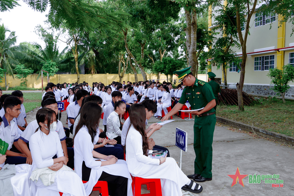 Tuyên truyền Luật Biên phòng Việt Nam cho học sinh khu vực biên giới tỉnh Sóc Trăng