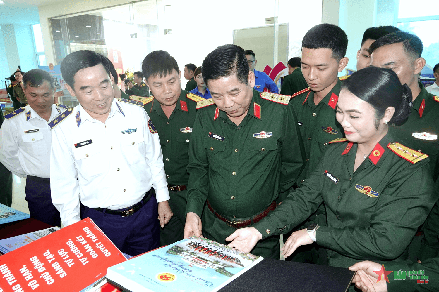Lan tỏa tinh thần thượng tôn pháp luật trong thanh niên và nhân dân
