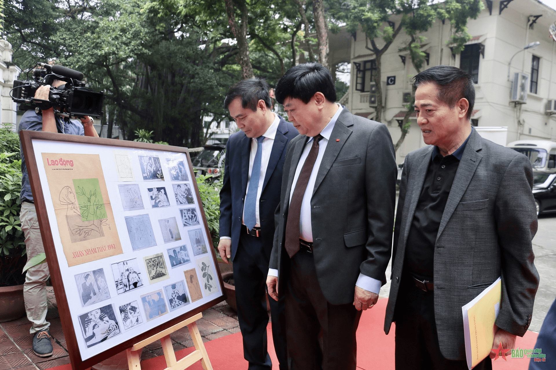 Nồng ấm tấm lòng dành cho cây đại thụ Văn Cao