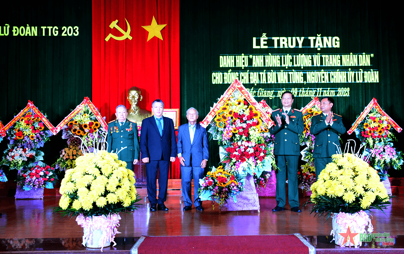 Truy tặng danh hiệu Anh hùng Lực lượng vũ trang nhân dân đối với Đại tá Bùi Văn Tùng

​