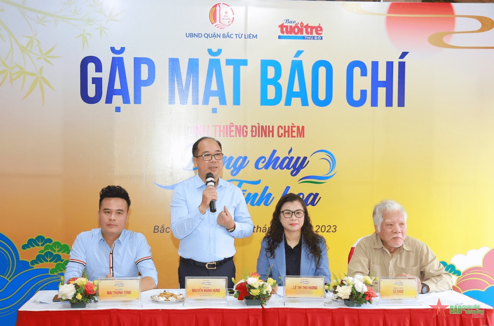Lần đầu tổ chức sân khấu thực cảnh trên sông Hồng