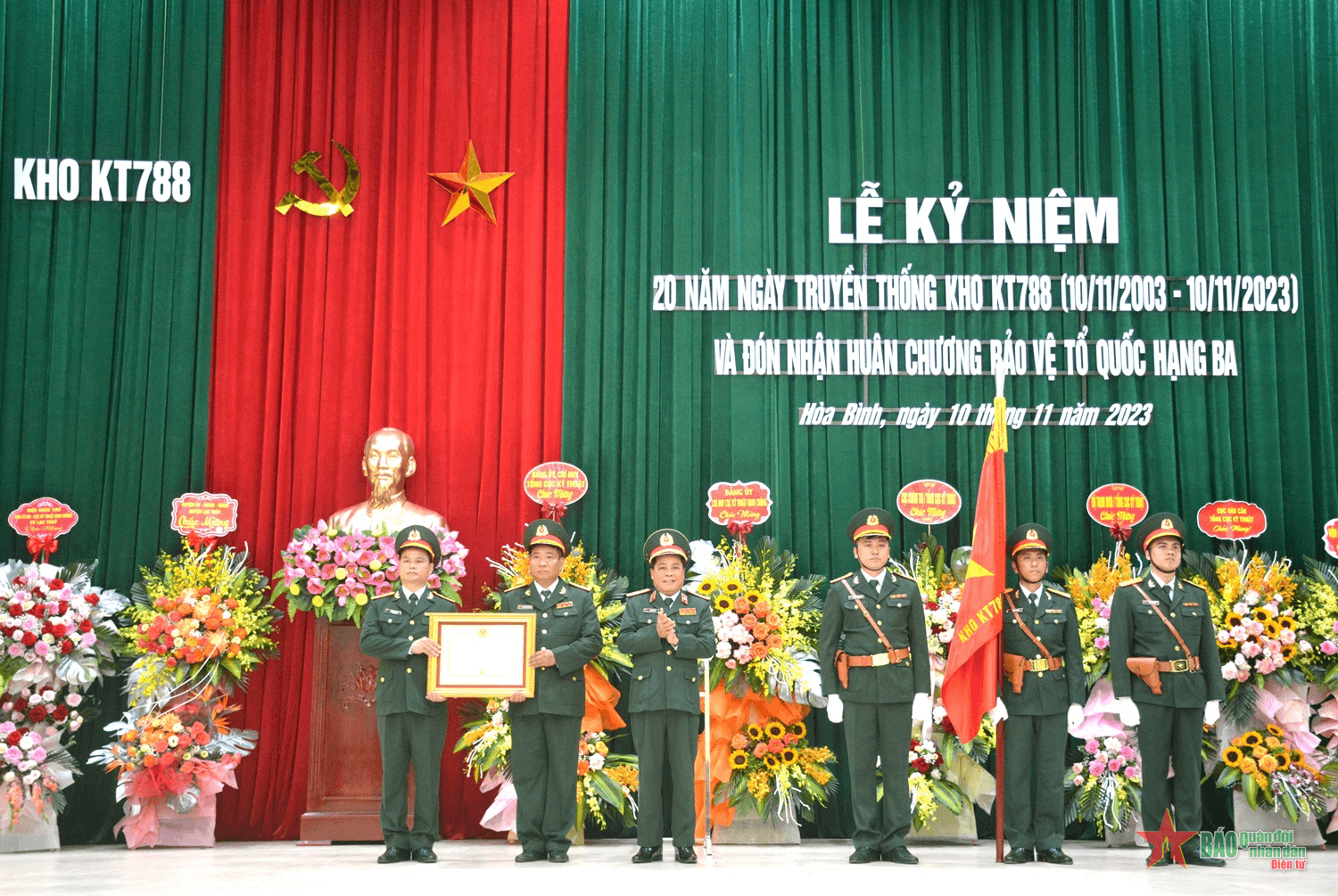 Kho KT788 đón nhận Huân chương Bảo vệ Tổ quốc hạng Ba