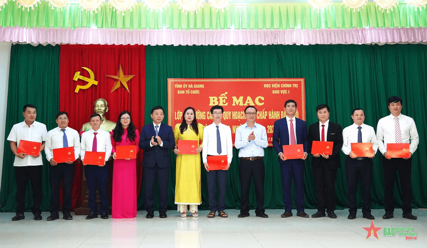 Hà Giang: Bế mạc lớp bồi dưỡng cán bộ quy hoạch Ban chấp hành Đảng bộ huyện Mèo Vạc