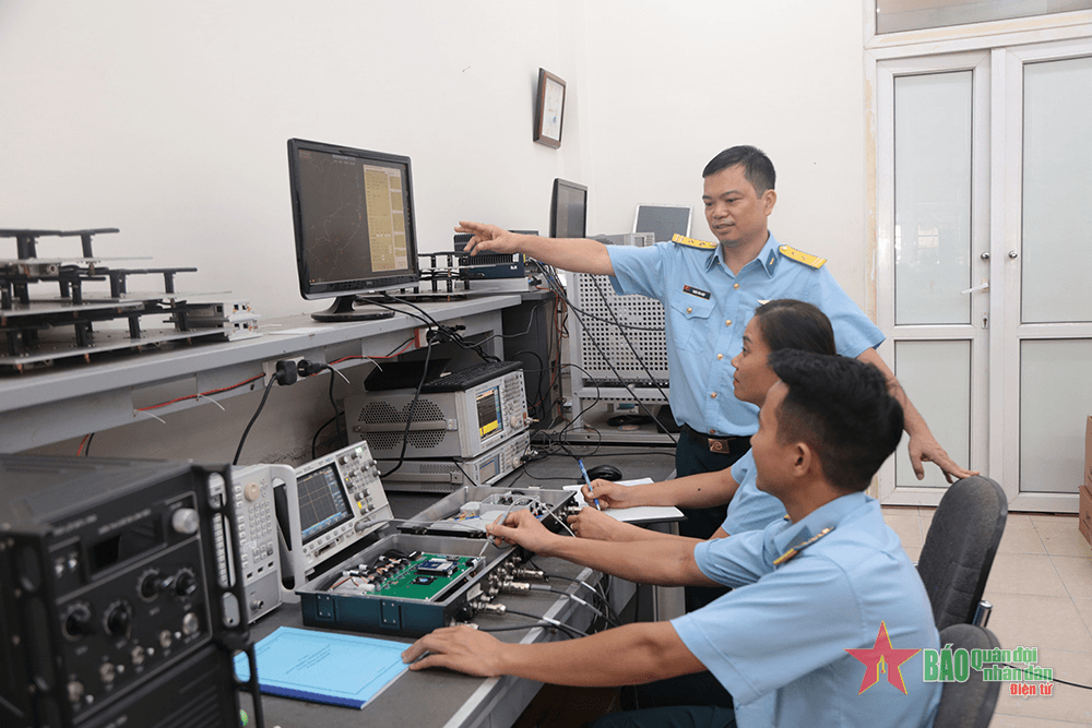 Hành trình sáng tạo: Chuyên gia siêu cao tần Triệu Văn Điệp