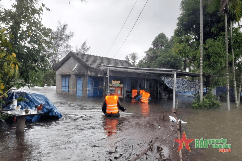 Các đơn vị Quân đội chủ động ứng phó với mưa lớn trên diện rộng