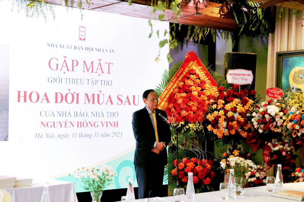 Tập thơ "Hoa đời mùa sau" và hành trình lặng lẽ bên đời mà viết của nhà thơ Nguyễn Hồng Vinh