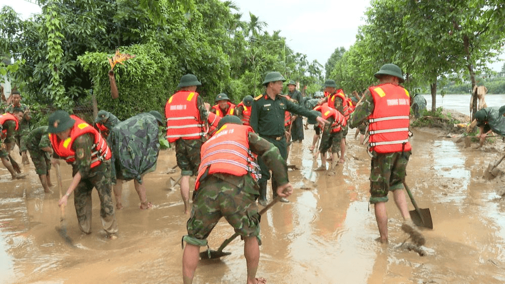 Sư đoàn 968, Quân khu 4: Khẩn trương giúp nhân dân khắc phục mưa lũ