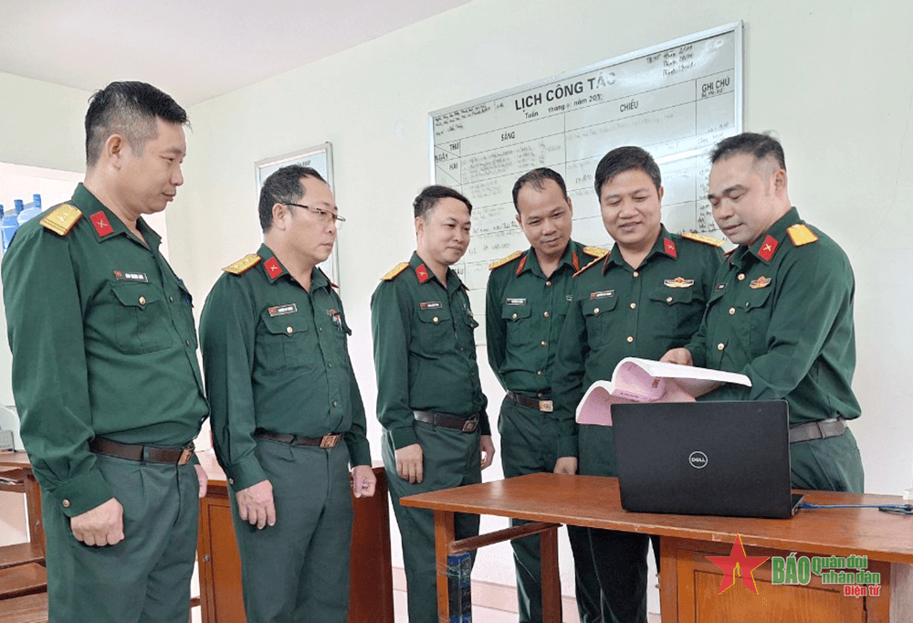 Thượng tá Đồng Tố Nghĩa" Nhà giáo tâm huyết, trách nhiệm