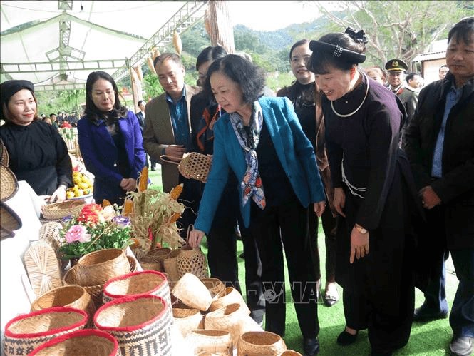 Thường trực Ban Bí thư Trương Thị Mai dự Ngày hội Đại đoàn kết toàn dân tộc tại tỉnh Thái Nguyên