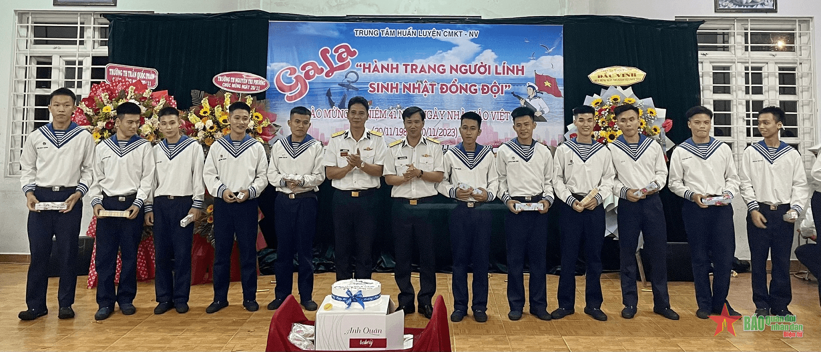 Trung tâm Huấn luyện chuyên môn kỹ thuật – nghiệp vụ Vùng 3 Hải quân tổ chức sinh nhật đồng đội