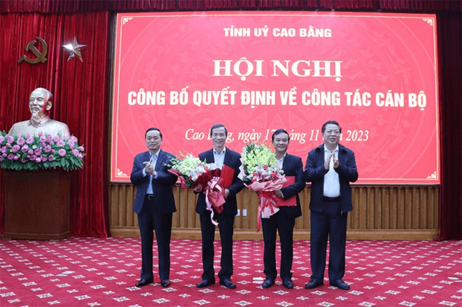 Tỉnh ủy Cao Bằng công bố các quyết định của Ban thường vụ Tỉnh ủy, UBND tỉnh về công tác cán bộ