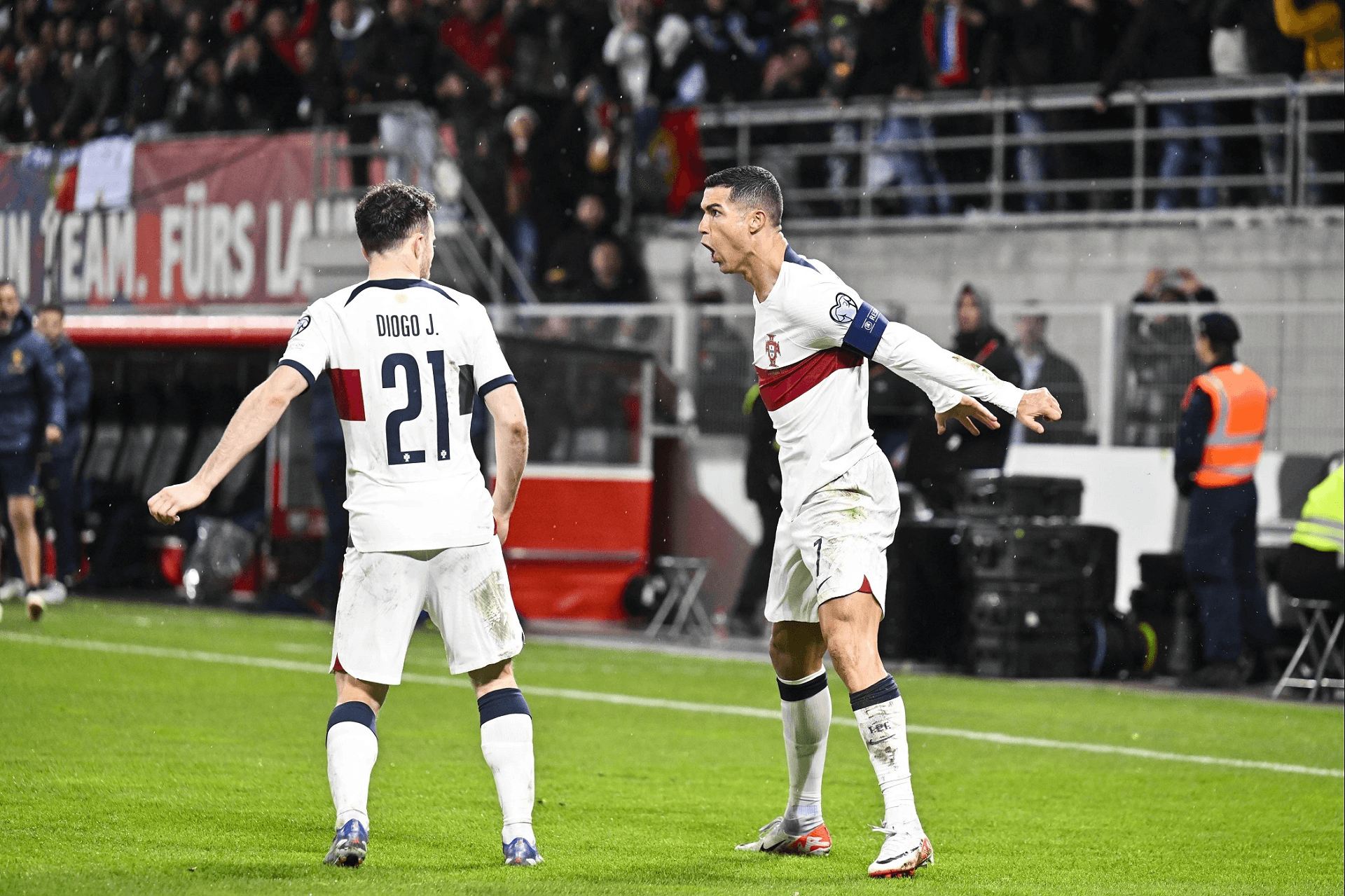 Video highlight trận Bồ Đào Nha và Liechtenstein: Ronaldo tỏa sáng