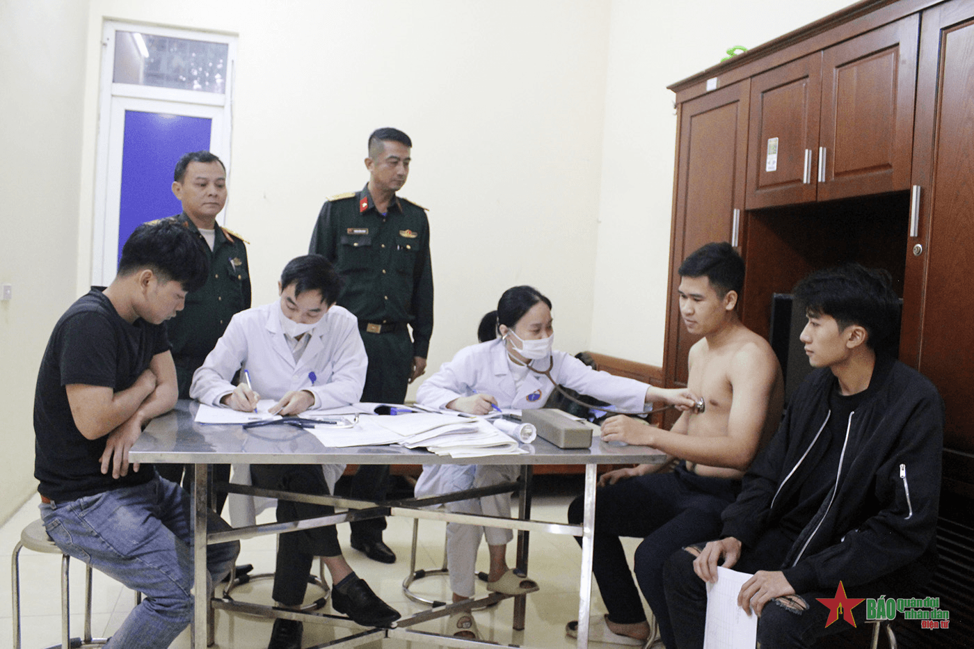 Huyện Vĩnh Tường (Vĩnh Phúc) tuyển quân người nào chắc người đó