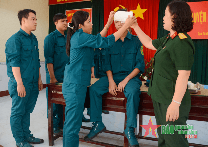 Xây dựng, phát huy tốt vai trò dân quân y tế