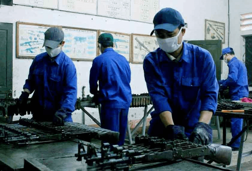 Tại sao là công nhân viên chức quốc phòng không được hưởng thâm niên cho những năm công tác trong quân đội?