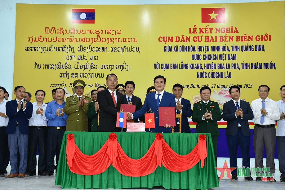 Kết nghĩa cụm dân cư hai bên biên giới tỉnh Quảng Bình và Khăm Muộn (Lào)