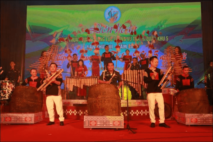 Những người con của buôn làng Tây Nguyên