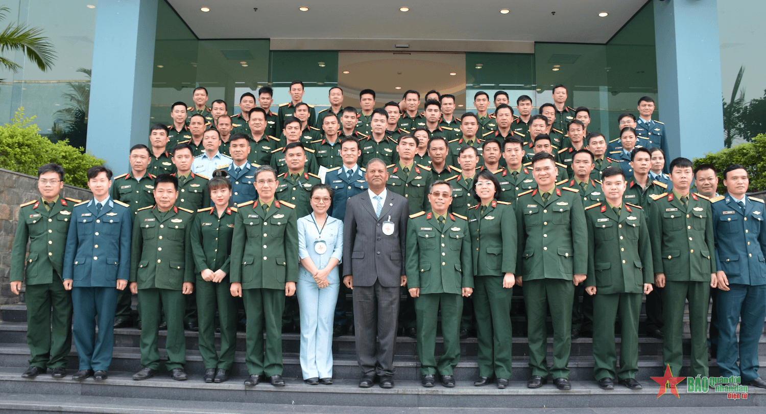 Sĩ quan gìn giữ hòa bình Việt Nam học về Luật Nhân đạo Quốc tế