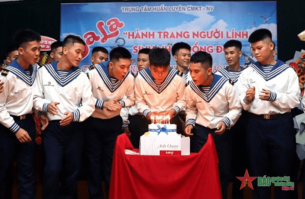 Nhớ mãi buổi sinh nhật đồng đội