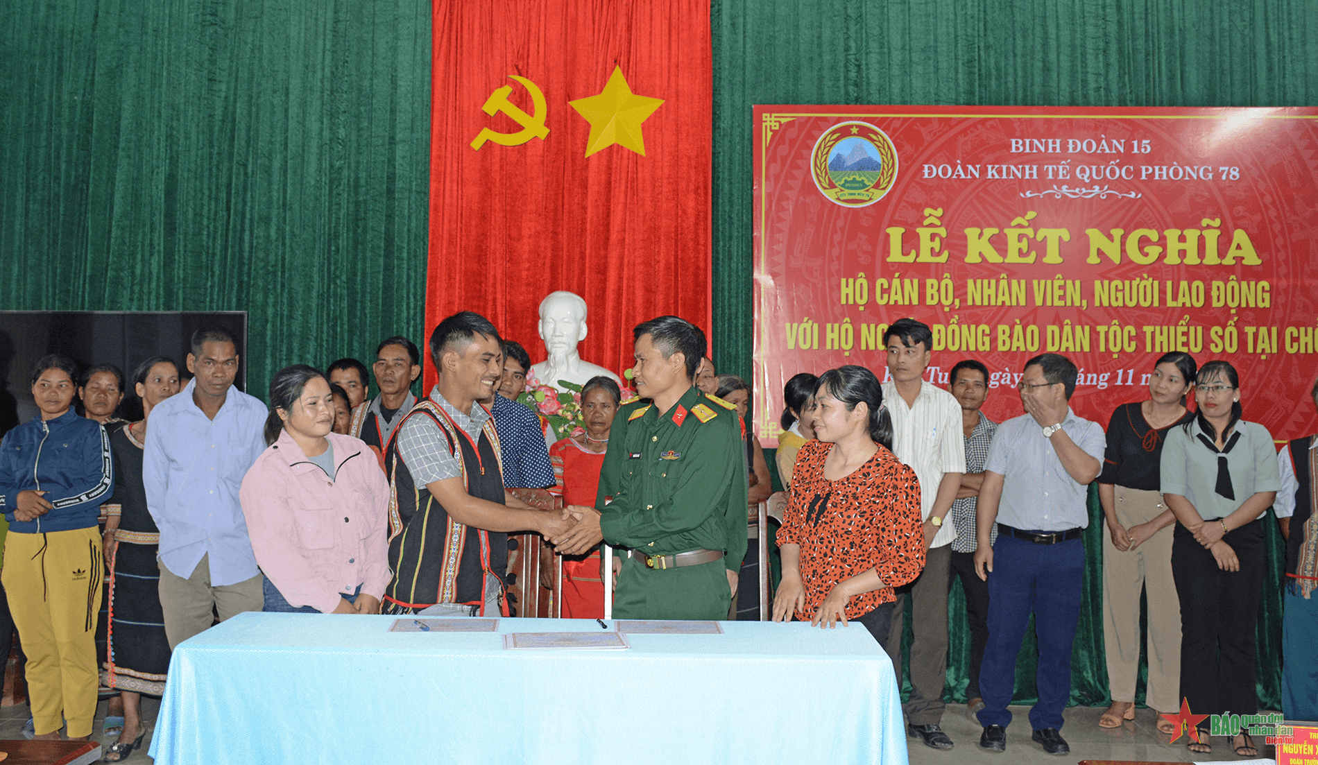 Kết nghĩa để hỗ trợ đồng bào dân tộc thiểu số tại chỗ vươn lên thoát nghèo