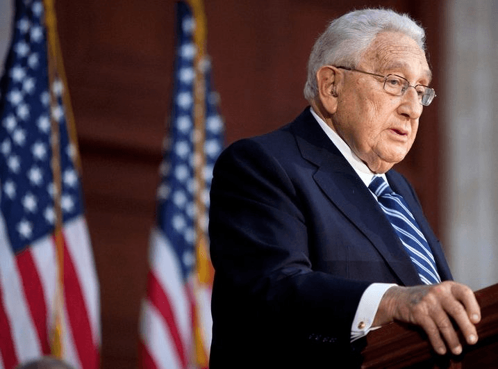 Cựu Ngoại trưởng Mỹ Henry Kissinger qua đời ở tuổi 100