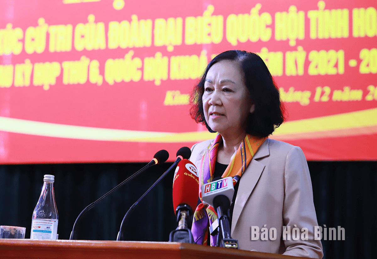 Thường trực Ban Bí thư Trương Thị Mai tiếp xúc cử tri tại huyện Kim Bôi