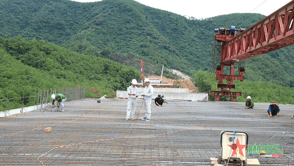 Bứt tốc về đích