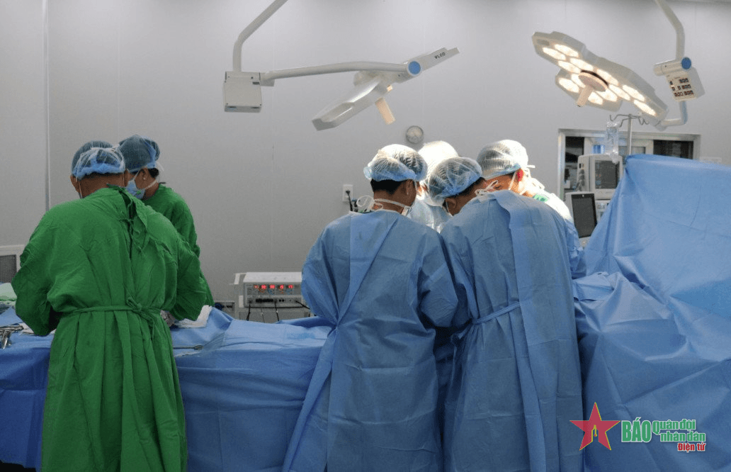 Bệnh viện Quân y 120 (Quân khu 9): Phẫu thuật thành công khối u lớn cho 2 bệnh nhân