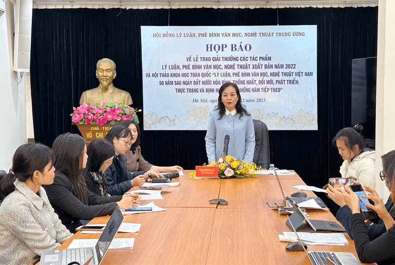19 tác phẩm được trao tặng thưởng các tác phẩm lý luận, phê bình văn học, nghệ thuật xuất bản năm 2022