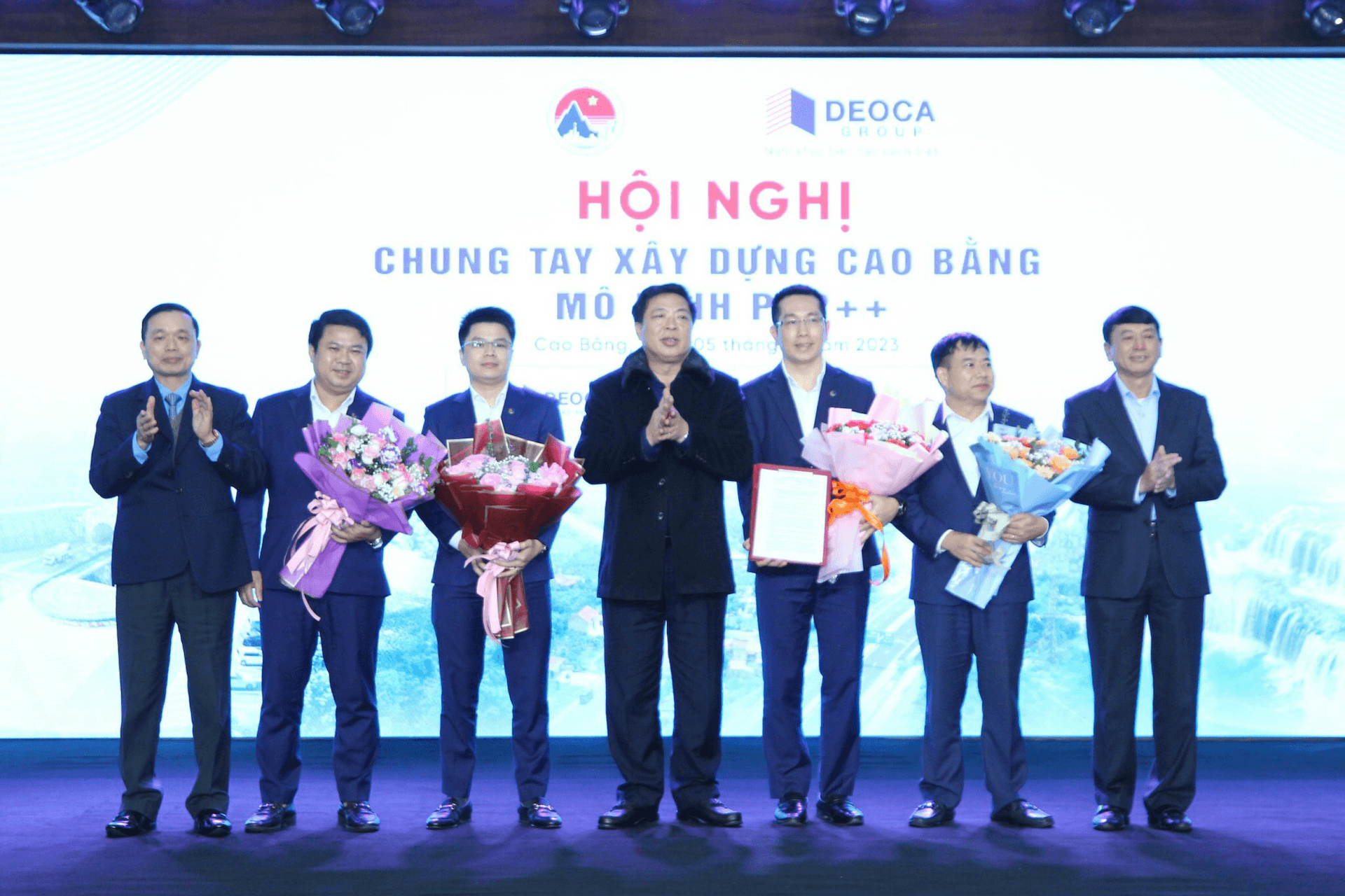 Trao quyết định lựa chọn nhà đầu tư dự án cao tốc Đồng Đăng - Trà Lĩnh