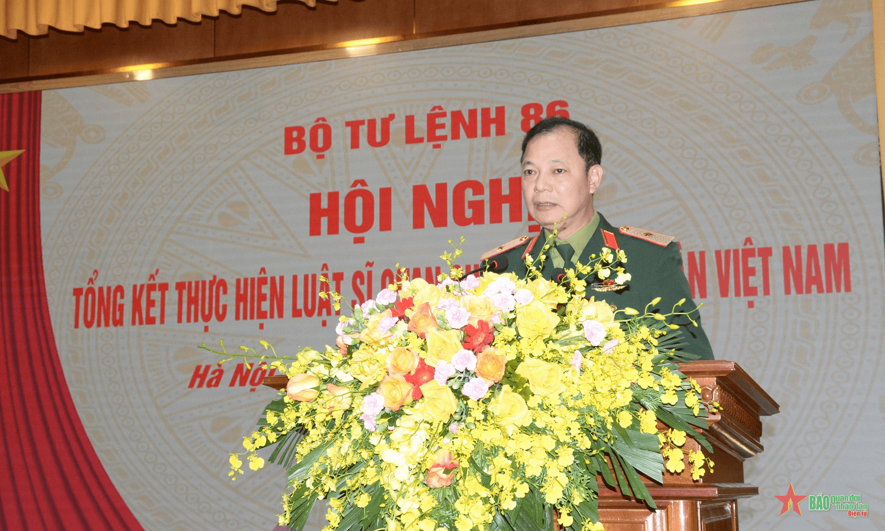 Đề nghị nâng lương không giới hạn đối với sĩ quan tại ngũ