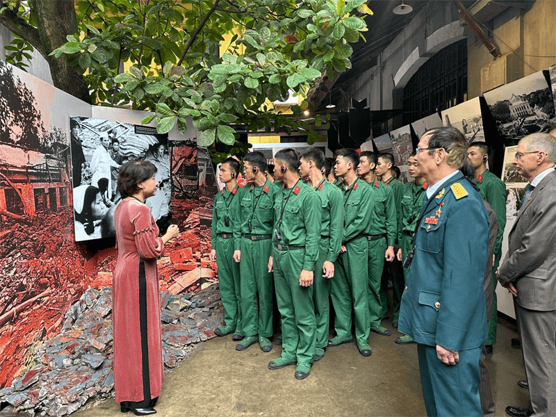 Trưng bày chuyên đề “Thang âm cuộc chiến” tái hiện Chiến thắng “Hà Nội-Điện Biên Phủ trên không”
