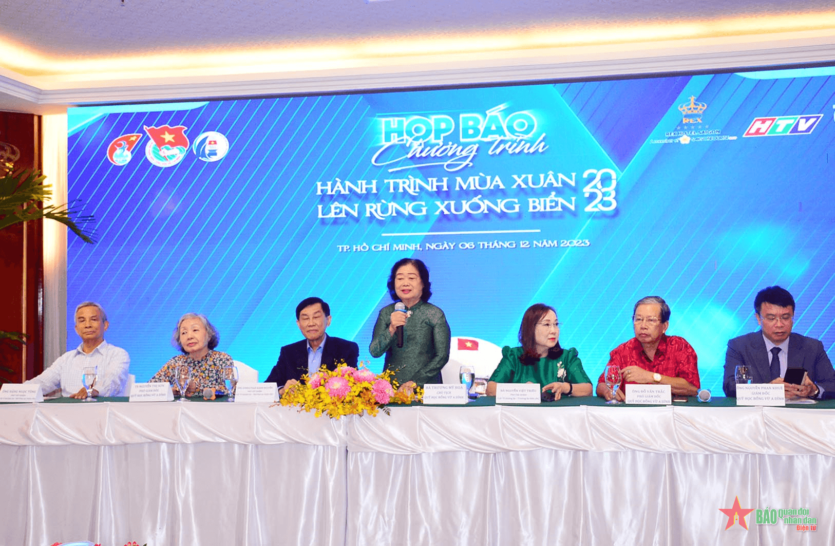 Trao hơn 5.000 suất học bổng Vừ A Dính đến học sinh, sinh viên dân tộc thiểu số, vùng biển đảo