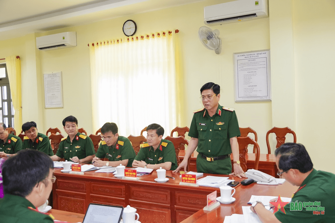 Thiếu tướng Huỳnh Văn Ngon dự và chỉ đạo Hội nghị Đảng ủy phiên cuối năm của Lữ đoàn Pháo binh 6 (Quân khu 9)
