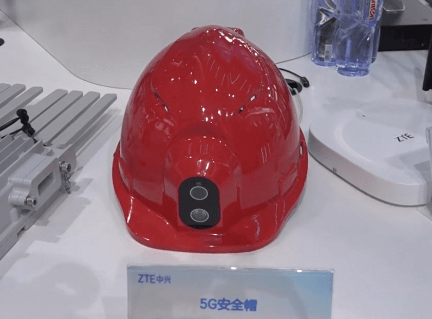 Mũ bảo hộ trang bị mạng 5G ra mắt tại Hội nghị chế tạo thông minh thế giới 2023