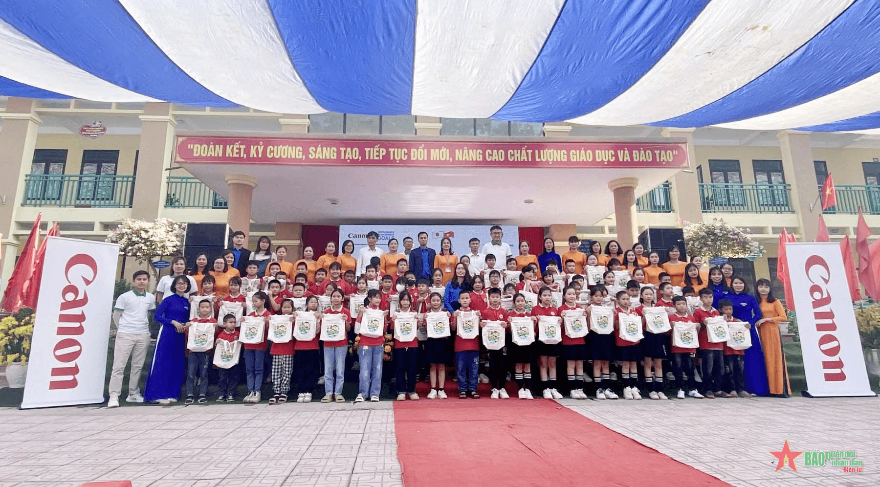 Chương trình “Chung tay hành động vì môi trường” tại Trường Tiểu học Quế Nham