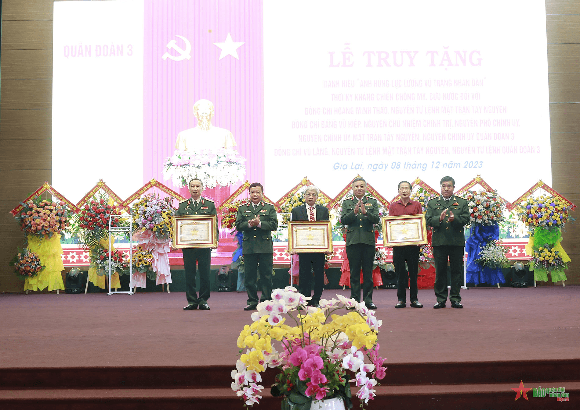 Truy tặng danh hiệu Anh hùng Lực lượng vũ trang nhân dân đối với Thượng tướng Hoàng Minh Thảo, Thượng tướng Đặng Vũ Hiệp và Thượng tướng Vũ Lăng