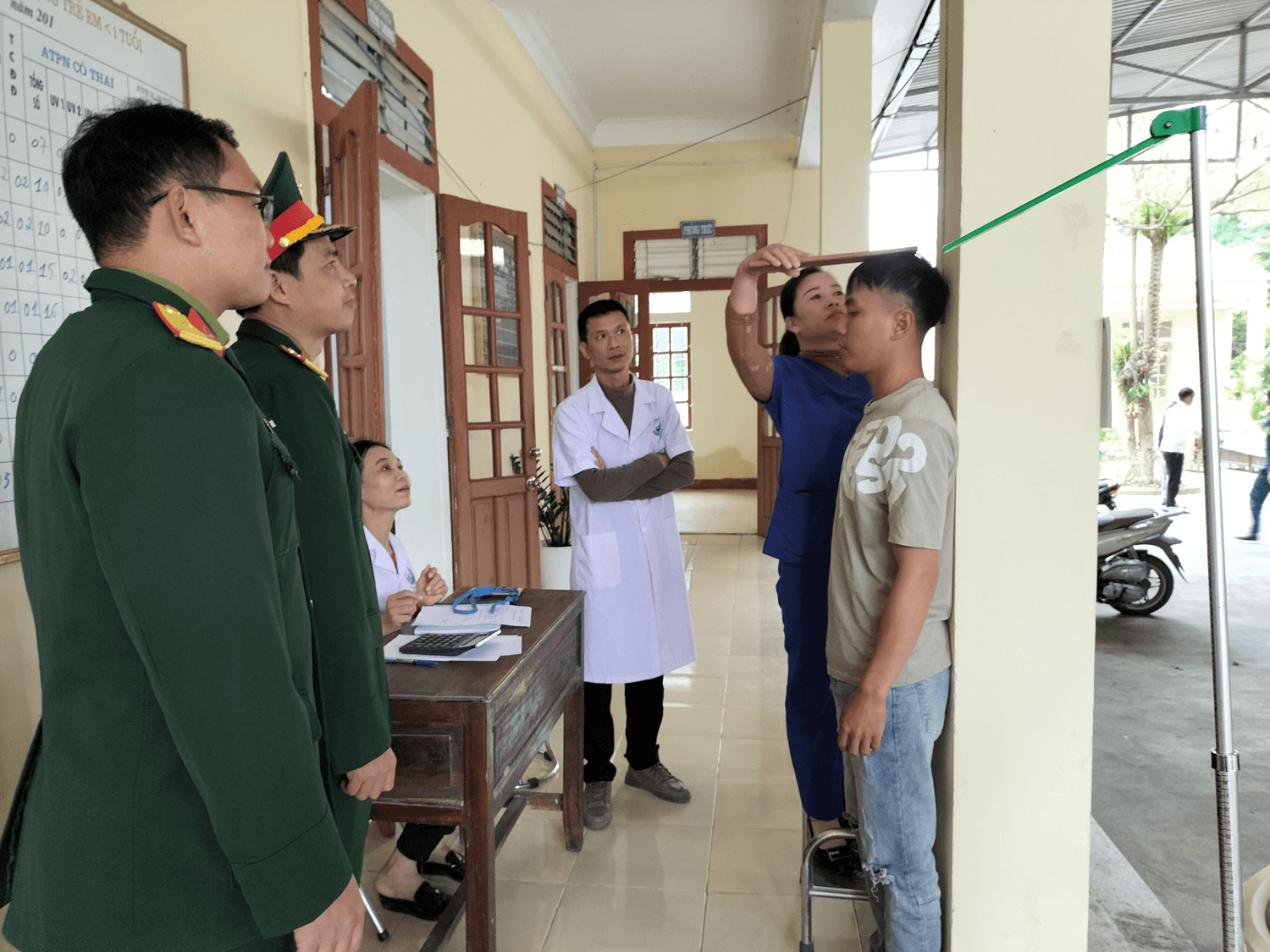 Tuyển quân ở vùng dân tộc thiểu số tỉnh Nghệ An: Tạo điều kiện tốt nhất cho công dân tham gia khám tuyển