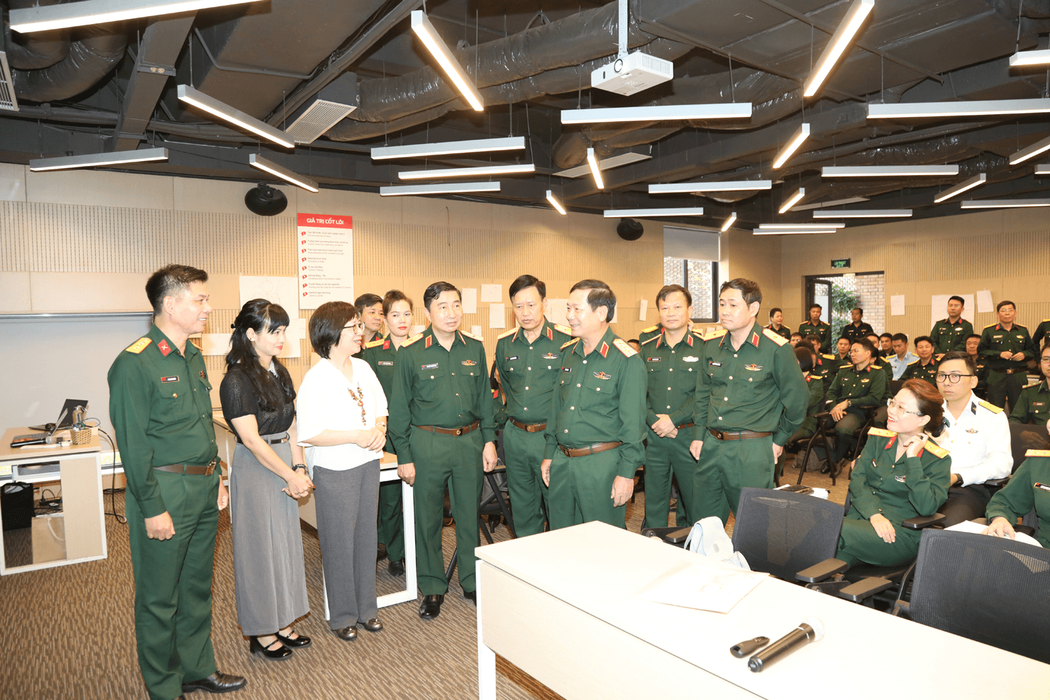 Giải pháp xây dựng nguồn nhân lực số trong Quân đội