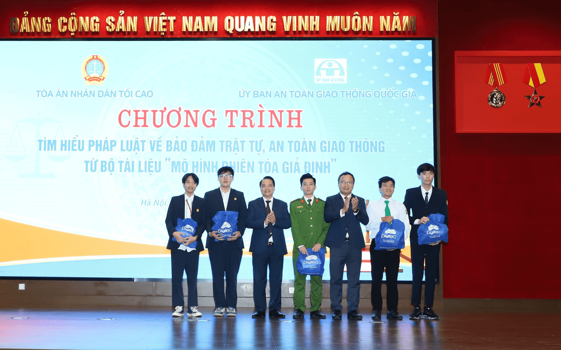 Tìm hiểu pháp luật về an toàn giao thông từ mô hình phiên tòa giả định