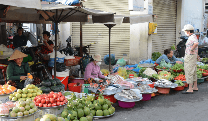 Siết chặt an toàn thực phẩm tại các chợ truyền thống