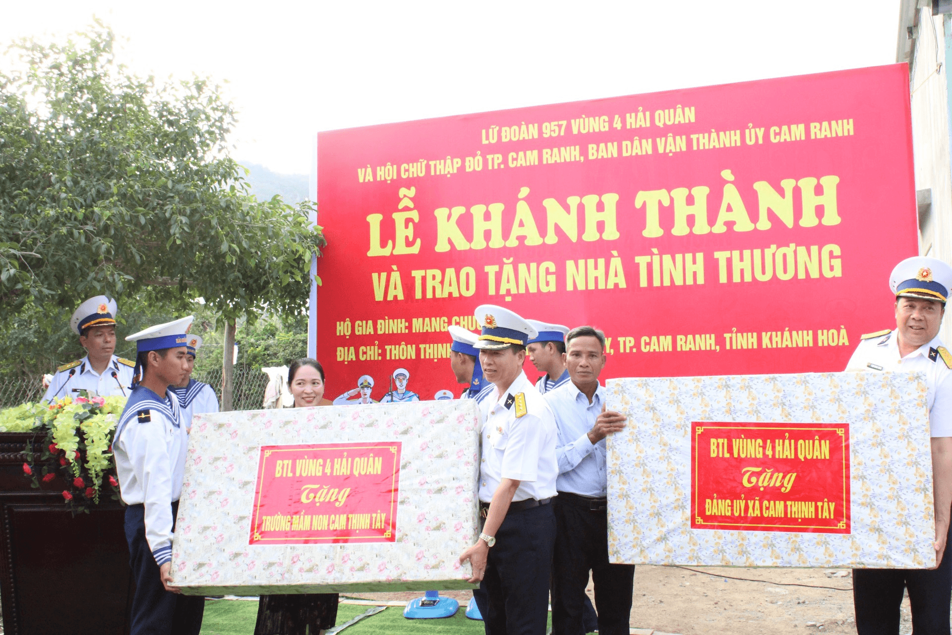 Vùng 4 Hải quân tăng cường các hoạt động giúp đỡ nhân dân