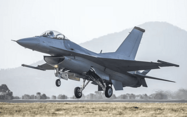 Máy bay chiến đấu F-16 của Mỹ gặp nạn ở biển Hoàng Hải
