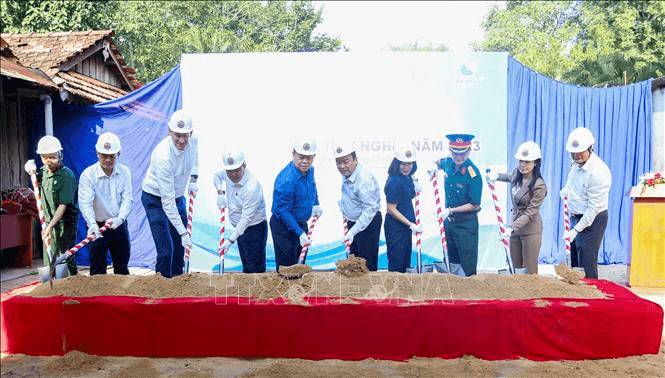 Trưởng Ban Tuyên giáo Trung ương Nguyễn Trọng Nghĩa dự các hoạt động tri ân tại Tây Ninh