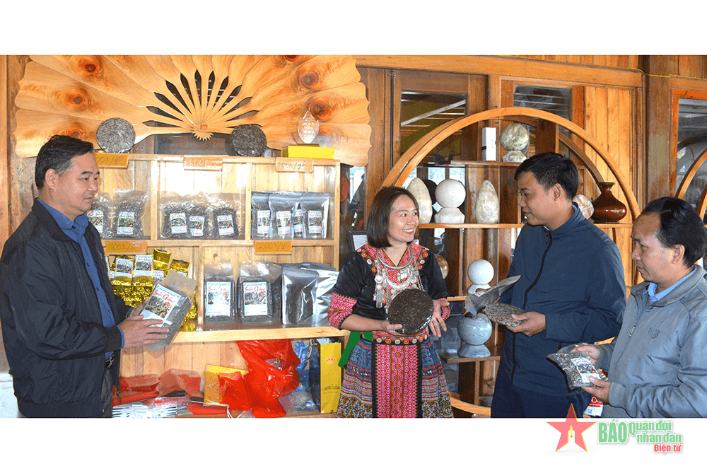 Xây dựng chi bộ trong sạch vững mạnh ở vùng dân tộc thiểu số huyện Văn Chấn (Yên Bái) - Mệnh lệnh từ quyết tâm vượt khó: Bài 2: Gác việc riêng, vì việc chung