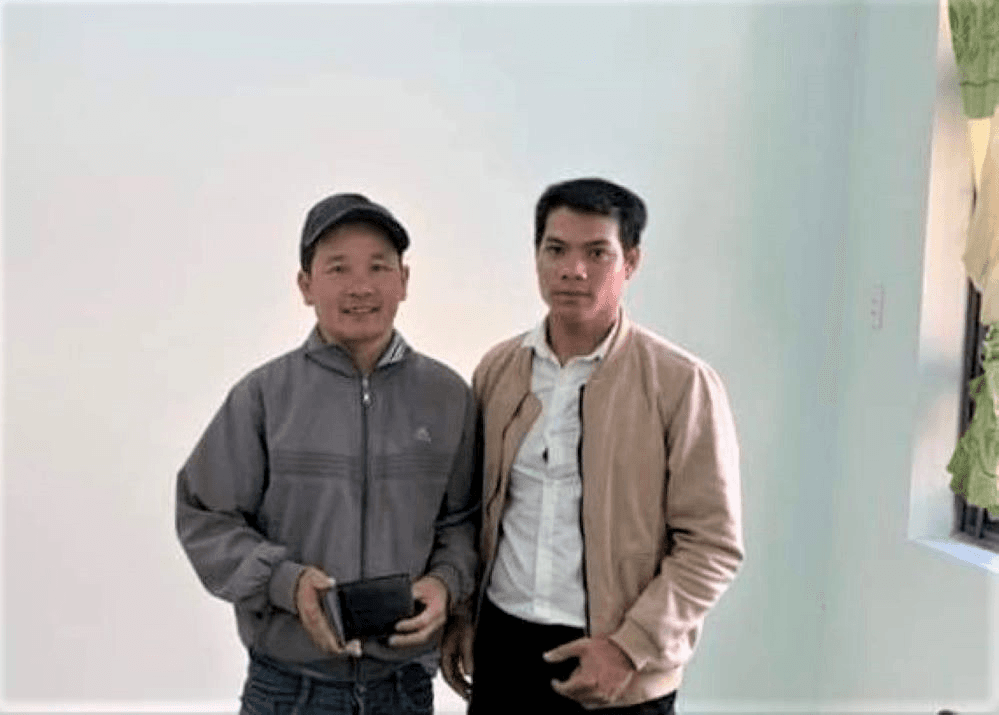 Cán bộ quân sự xã nhặt được của rơi trả người đánh mất