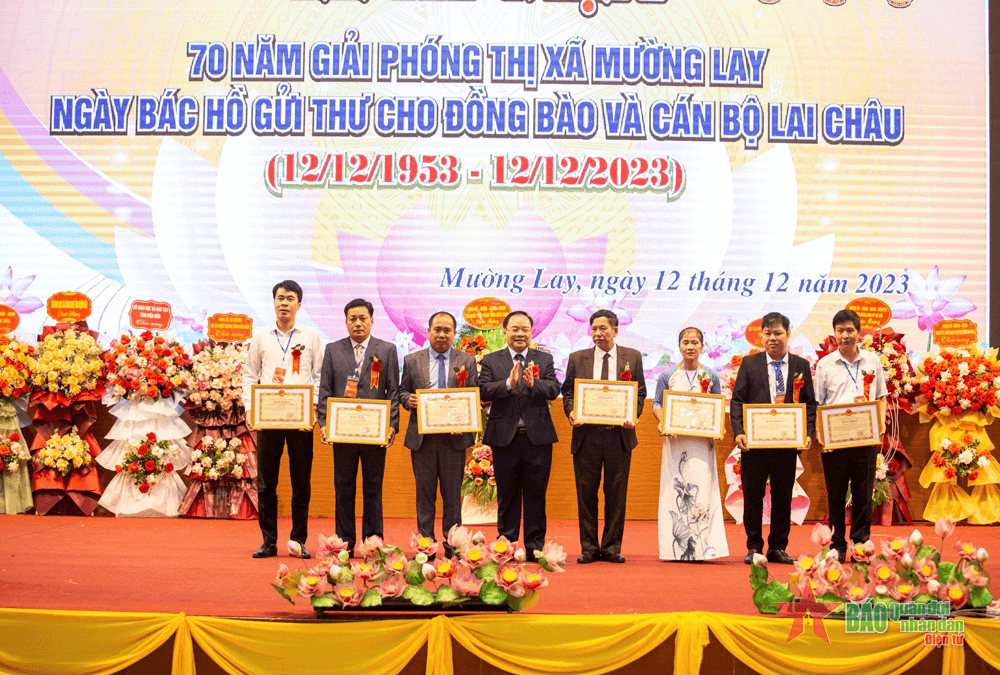 Thị xã Mường Lay (tỉnh Điện Biên) kỷ niệm 70 năm Ngày giải phóng