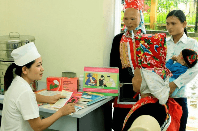 Hỏi-đáp pháp luật: Chăm sóc và nâng cao sức khỏe người cao tuổi thích ứng với già hóa dân số